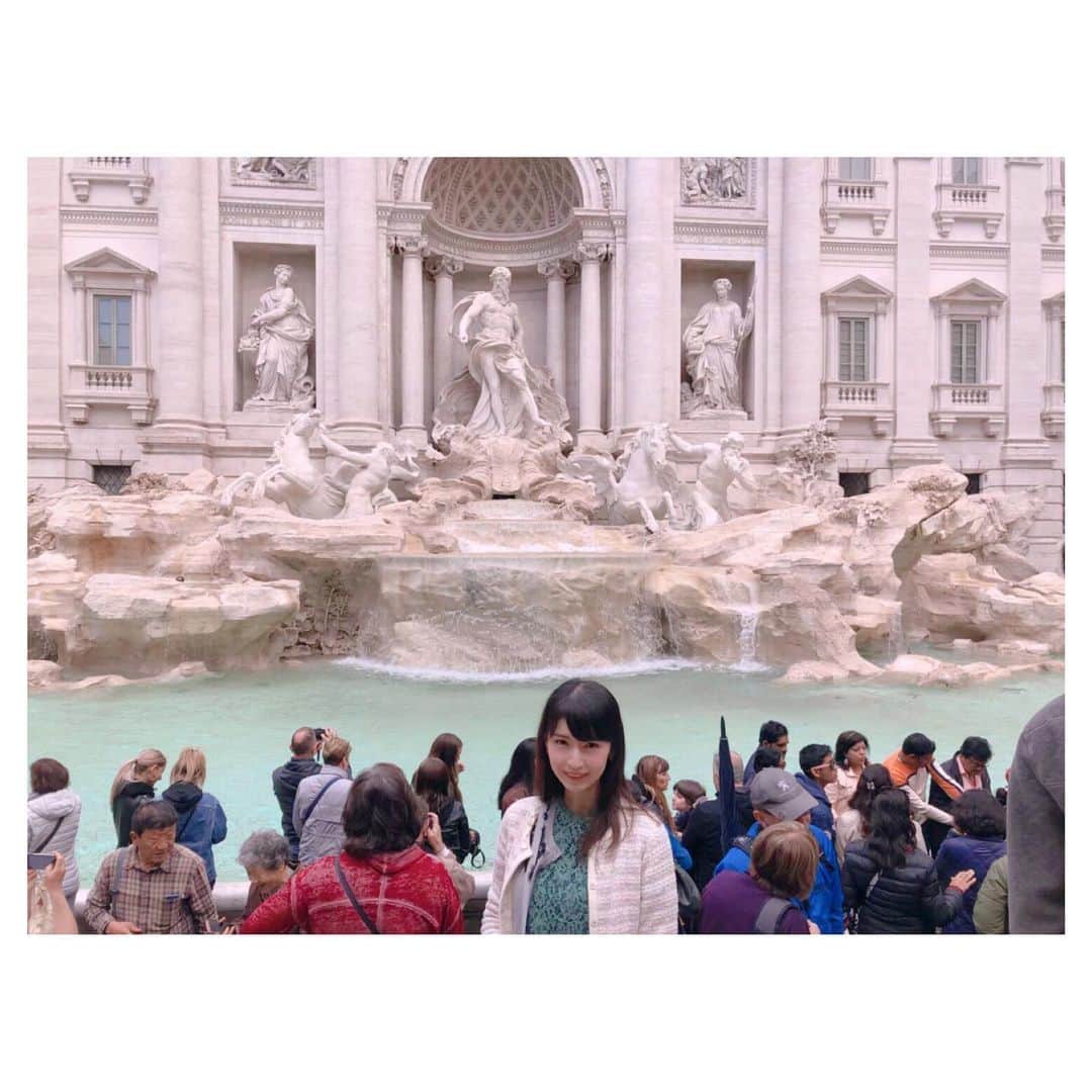 川村優希さんのインスタグラム写真 - (川村優希Instagram)「続いての目的地はヴェネツィア、そしてローマでした🇮🇹 ヴェネツィアは初めて、ローマも久しぶりなので王道コースを巡る旅✨ 美しい景色、以上にとにかく寒かった記憶が印象的で😭 季節外れの寒波なのか、予想よりずっと寒くて重ね着して凍えながら凌ぎました💦 . ヴェネツィアでのホテルは映画『ツーリスト』の舞台になったところだそうです🎬 . . #venice #rome #italy #trip #hoteldanieli #ヴェネツィア #ローマ #旅行 #寒さ対策 #パジャマの上にワンピース #カーディガンの上にカーディガン」12月23日 18時09分 - yuki.kawamura.official