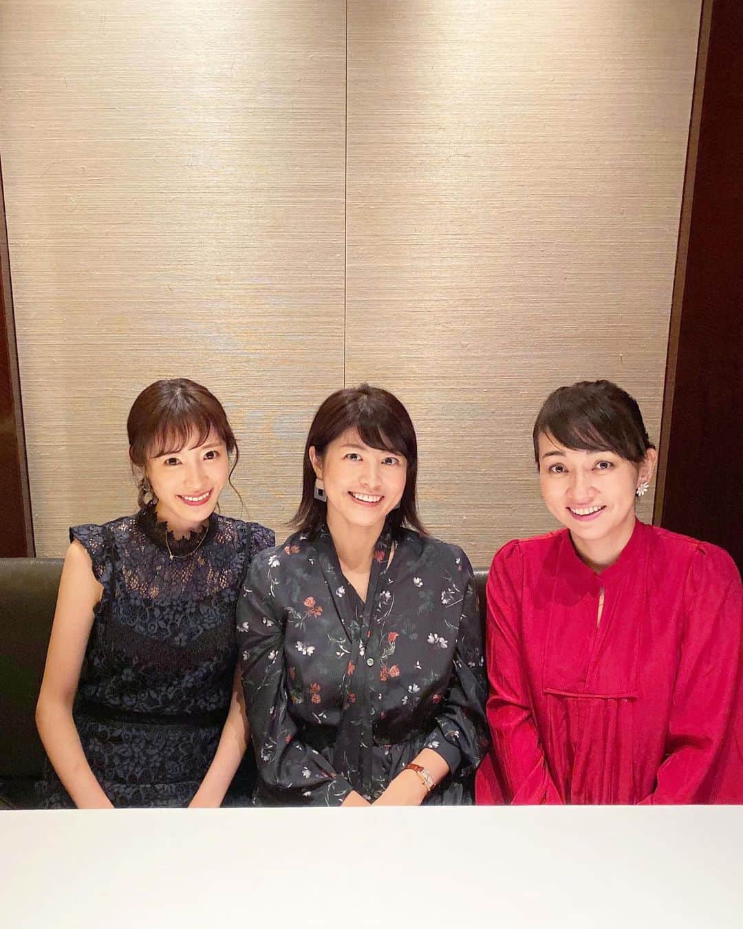 小林真由さんのインスタグラム写真 - (小林真由Instagram)「⋆﻿ ⋆﻿ 麻季さん、洋子さんとカンテサンスで夫婦会🍽﻿ 気さくで聡明で、本当に優しいお姉様方。﻿ そして面白い🥺❣️﻿ 出会いに感謝です🙈✨﻿ 私もお二人のような女性になりたいな。 ﻿ ﻿ シェフが監修されているグランメゾン東京を﻿ 食事をした後にはまって、﻿ 観る度楽しかった夜を思い出す😊🍴﻿ ﻿ #ディナー #カンテサンス #フレンチ #ドラ #グランメゾン東京 #dinner #quintessence  #たまには大人の時間 ﻿ #そしてみんなダッシュで帰宅 ﻿」12月23日 18時38分 - mayukobayashii
