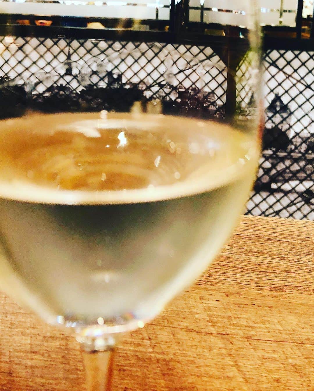 阿部洋子さんのインスタグラム写真 - (阿部洋子Instagram)「🍶🍷🍸🍹 ちょいとひと息。 #澤屋まつもと  #初亀  #日本酒  #sake」12月23日 18時40分 - hirocoring