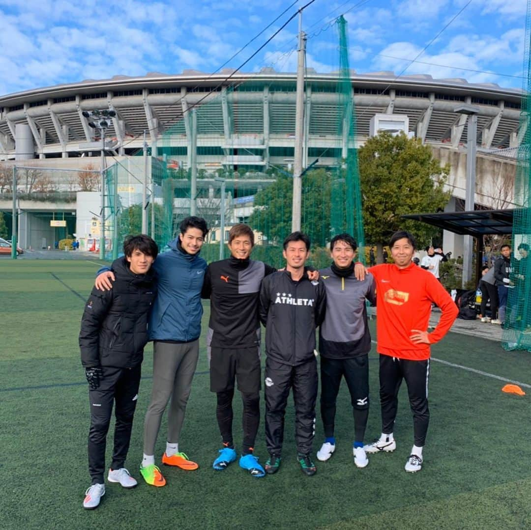 福西崇史さんのインスタグラム写真 - (福西崇史Instagram)「. 現役はやっぱりちゃうな〜笑⚽️ . おじさん達も一生懸命がんばりました🤪 . 楽しくサッカー！enjoy soccer！ 最高〜😊 .  @tamura_naoya23  13年間現役お疲れ様👍 . #インフィニートス #soccer #新横浜 #puma #現役選手 #三幸秀稔 #武岡優斗 #田村直也 #竜太は現役か？#笑 #instagood #instaphoto」12月23日 18時42分 - takashi_fukunishi