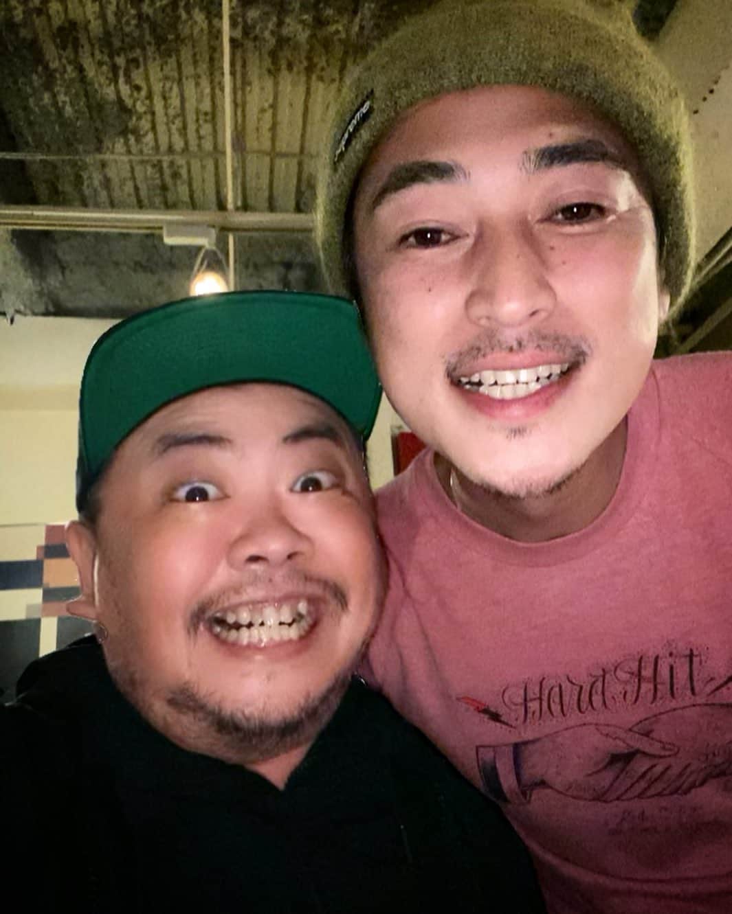 DJ FUKUのインスタグラム：「昨晩の忘年会🍻 遅れて参加の結果写真2枚のみ🤳 それにしても毎年豪快🍻🙏 ラージマンと一杯も乾杯してない」