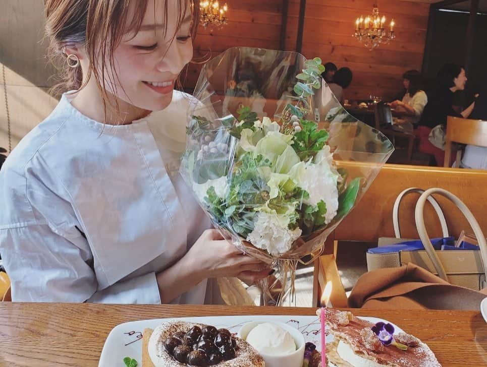 田中亜希子さんのインスタグラム写真 - (田中亜希子Instagram)「今年最後に会えて嬉しかった♡  昼休憩並みの時間の短さだったけど 楽しくってしあわせな時間をすごさせてもらいました♡ いつも言うけどみんなの無邪気でかわいい笑顔が大好き！ありがとう！  #素敵な思い出#ありがとう#元気な40歳になります#初老というそうで。#忘年会#ランチ#昼休憩#抹茶。」12月23日 18時51分 - akiico