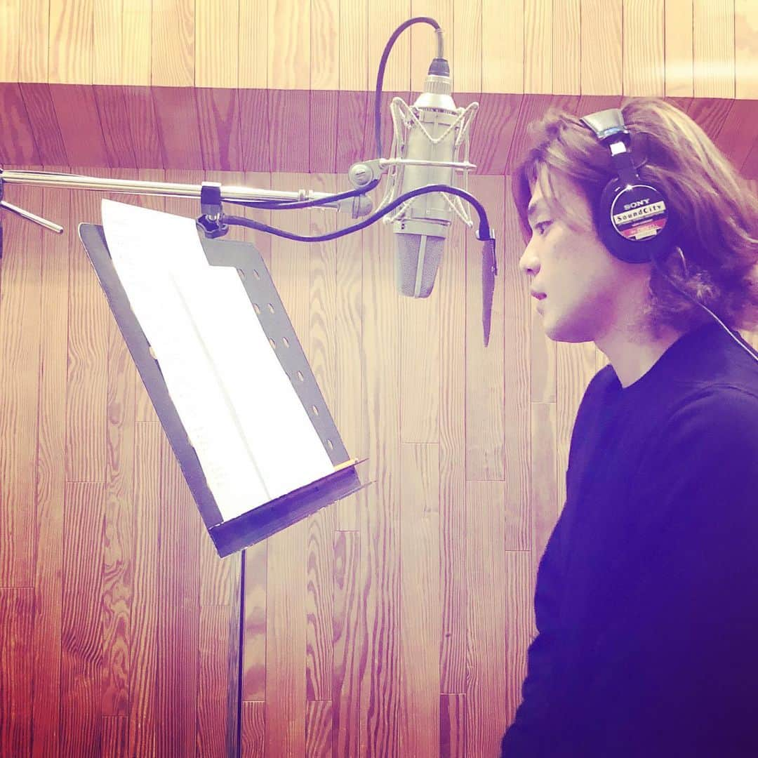 ROUさんのインスタグラム写真 - (ROUInstagram)「レコーディング🎧♪ #文アル」12月23日 19時09分 - rou_the_