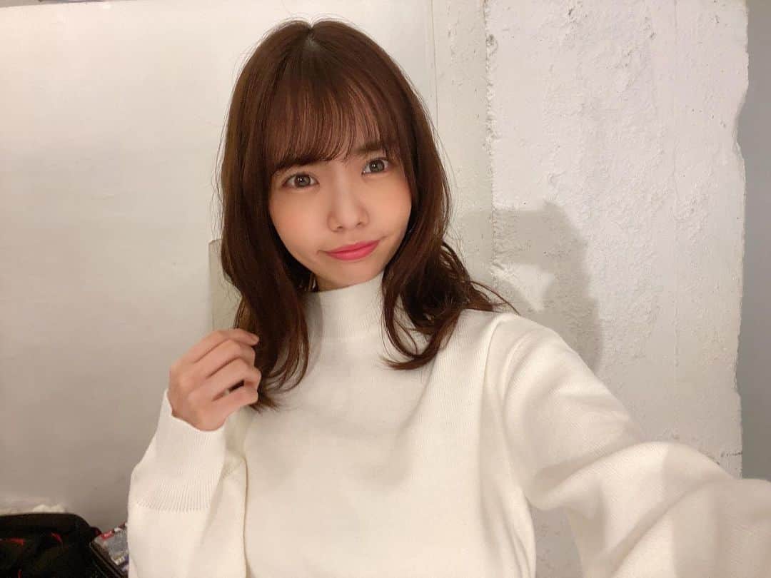 渕上舞さんのインスタグラム写真 - (渕上舞Instagram)「☺️✨ フェイスマスク #オルフェス (ALFACE+)さんの広告撮影でした！ 2月下旬に天神にて掲載されます🙆‍♀️ ぜひ見つけてください~☺︎ . . #ALFACE #フェイスマスク #パック  #ディープブラック #いつも愛用してます #衣装も私服も白だったよ #福岡 #天神 #広告 #撮影 #オフショット #自撮り #selfie」12月23日 19時25分 - mai_fuchigami_48