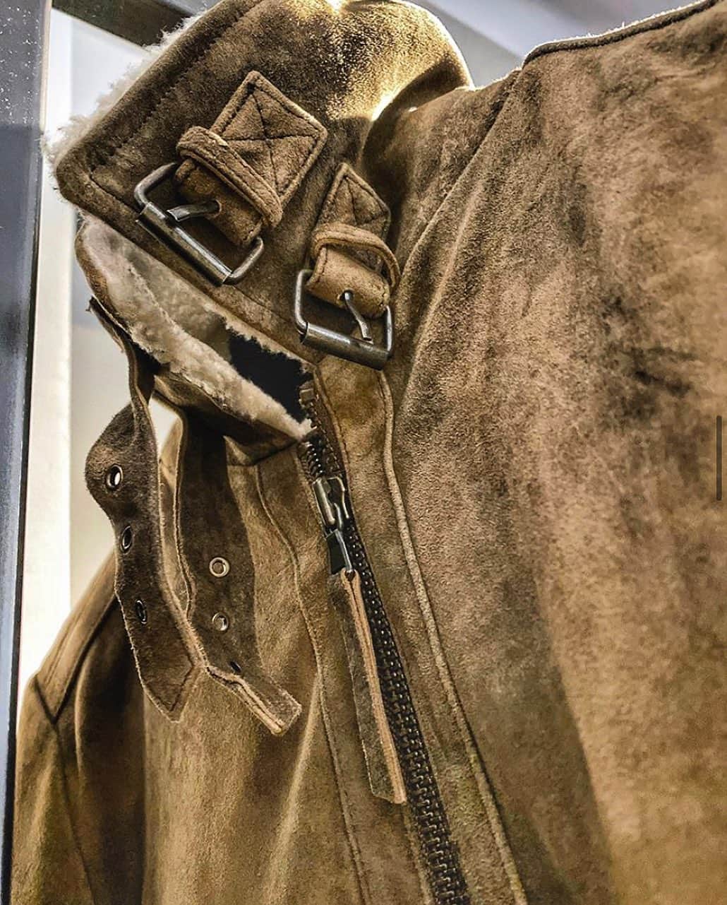 アンドレアダミーコさんのインスタグラム写真 - (アンドレアダミーコInstagram)「Quality and Details / D’AMICO BOLOGNA / Leather Jacket @rc22_boutique_  #damico #bologna #damicobologna #leatherjacket #leather #genuineleather #adstyle」12月23日 19時31分 - damicostore
