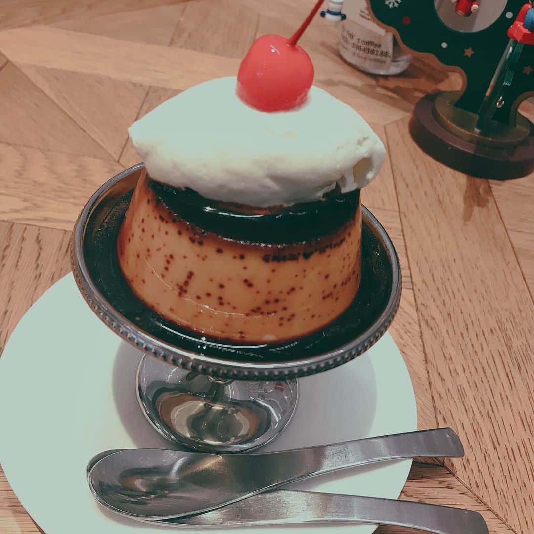 三田麻央のインスタグラム：「固めｯ😭🍮 #浅草 #プリン」