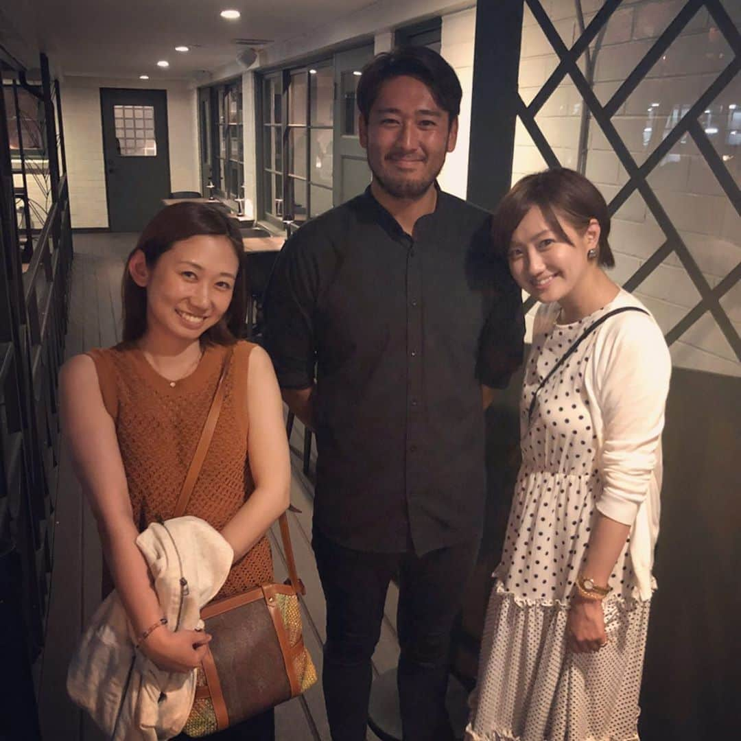 麻生夏子さんのインスタグラム写真 - (麻生夏子Instagram)「ハワイ備忘録。﻿ ﻿ お友達と、PARIS.HAWAIIという今話題のレストランへ。﻿ フーディーなお友達におすすめしてもらいました❤️﻿ ﻿ ﻿ なんと、ビールとのペアリングメニューがあったの…🤤﻿ 今思い出しても幸せ。﻿ オープンキッチンで見てるのも楽しかったし、﻿ もちろんお料理も独創的で新しくて美味しかった。﻿ ﻿ またハワイ行ったらここも絶対行きたい！﻿ ﻿ ﻿ #hawaii #hawaiinstagram #honolulu #hawaiifood #waikiki #waikikihood #ハワイグルメ #ハワイ #parishawaii #ハワイ好きな人と繋がりたい #ハワイ好きと繋がりたい」12月23日 19時53分 - natsukoaso0806