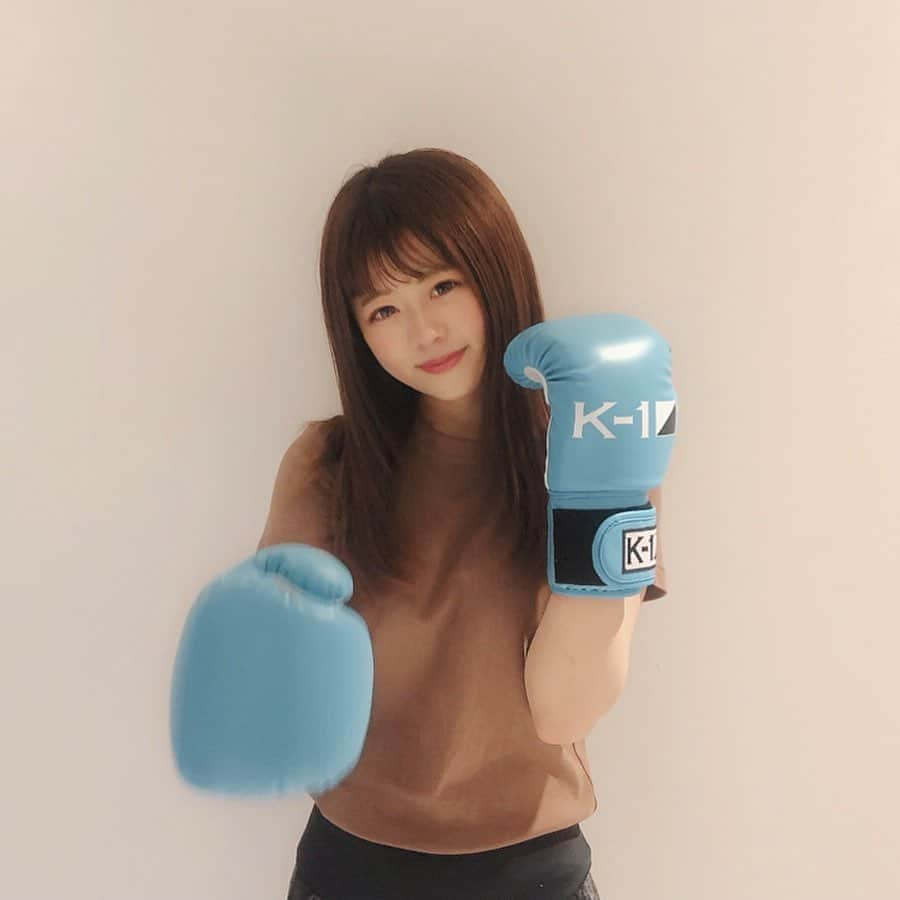 にたまごさんのインスタグラム写真 - (にたまごInstagram)「最近趣味化しているキックボクシング🥊﻿ ﻿ ﻿ まだ3回しか行ってないけど、﻿ 身体が引き締まってきてる感じがわかる💪🏼﻿ ﻿ あと私はかなりの不眠症なんだけど、運動した日は﻿ 割と早めに寝れるようになってきた🙏🏼♥﻿ ﻿ ストレス発散にもなるから、﻿ ほんとにキックボクシングおすすめ🥺◎！﻿ ﻿ 女性専用のキックボクシングジムだから﻿ 気にせずバチバチ殴ってる👶🏻﻿ ﻿ ﻿ 素敵な人と恋愛したいなら、﻿ まずは自分が素敵にならないと！﻿ ということで自分磨き頑張ろうね👩🏻‍🦰✨﻿ ﻿ ﻿ ┈┈┈┈┈┈┈┈┈┈┈┈┈┈┈┈┈┈┈┈ ﻿#キックボクシング#ジム#キックボクシングジム#キックボクシング女子#キックボクシングダイエット#ダイエット#引き締め#愛され女子#自分磨き#がんばる」12月23日 19時57分 - __nitamago__