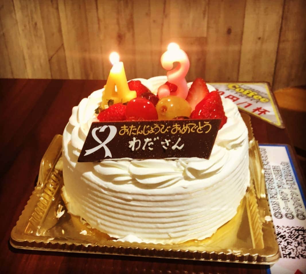 和田益典さんのインスタグラム写真 - (和田益典Instagram)「◆スタジオで練習中に . . お祝いしてもろたー。 . . ありがとう！ . 素晴らしき息子たちよ。 . . . #大阪紅牛會 #誕生日 #1224 #mybirthday #thanks . #感謝 .」12月24日 1時30分 - masunori_wada