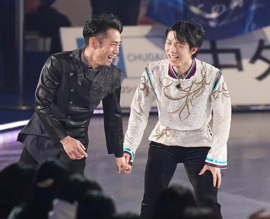 のインスタグラム：「😢😢😢😢✨ Cr. 朝日新聞 Sponichi #羽生結弦 #yuzuruhanyu #高橋大輔 #daisuketakahashi #figureskating #figureskater」