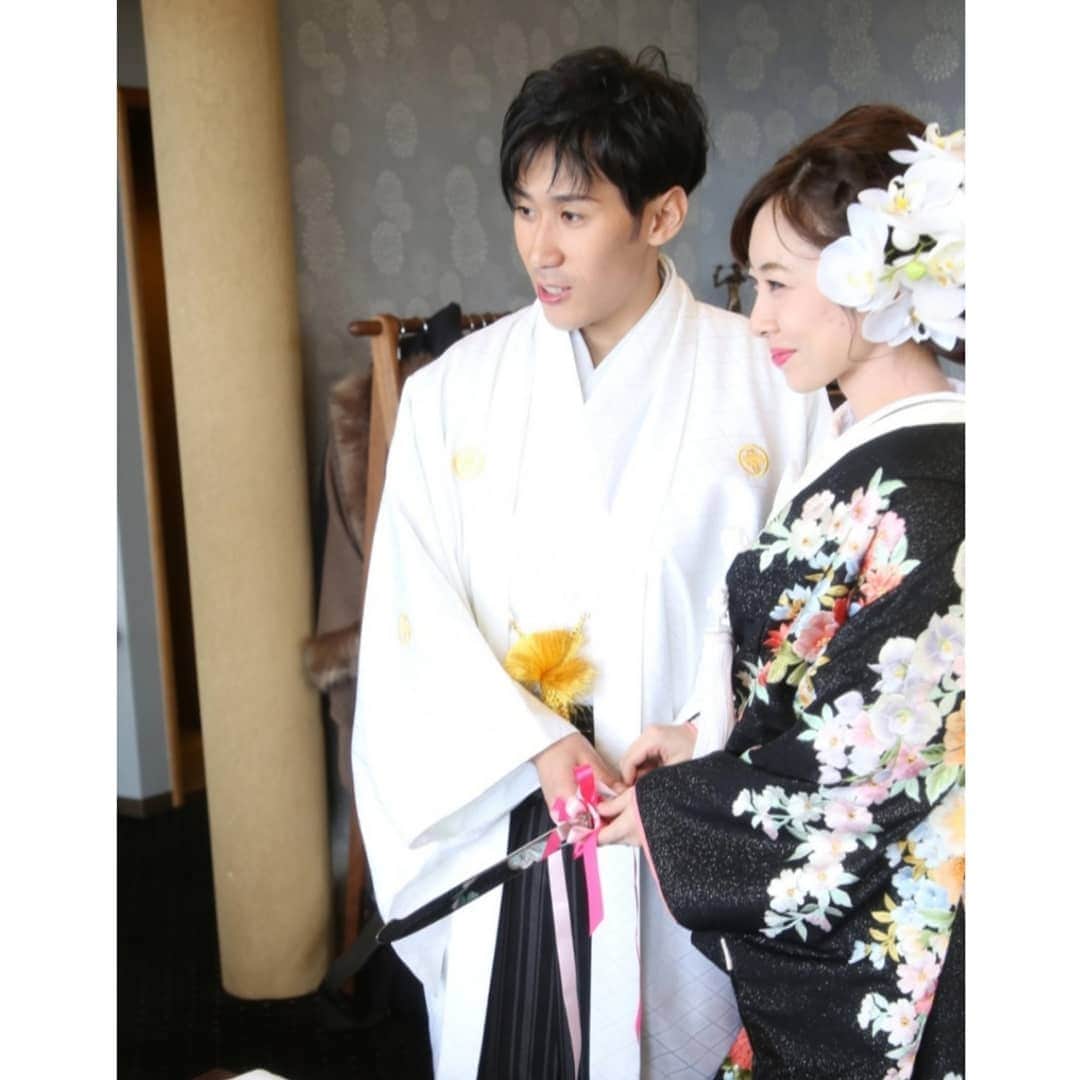 峯岸伽奈のインスタグラム：「. . .  #1年前 広島での披露宴  #和装結婚式 #kimono  #wedding #oneyearago」