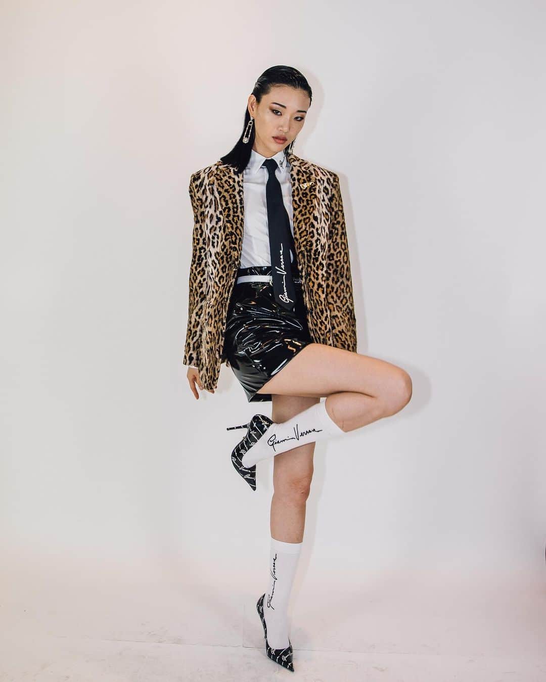 STYLE DU MONDEのインスタグラム：「#versace ss20 for @voguerunway」