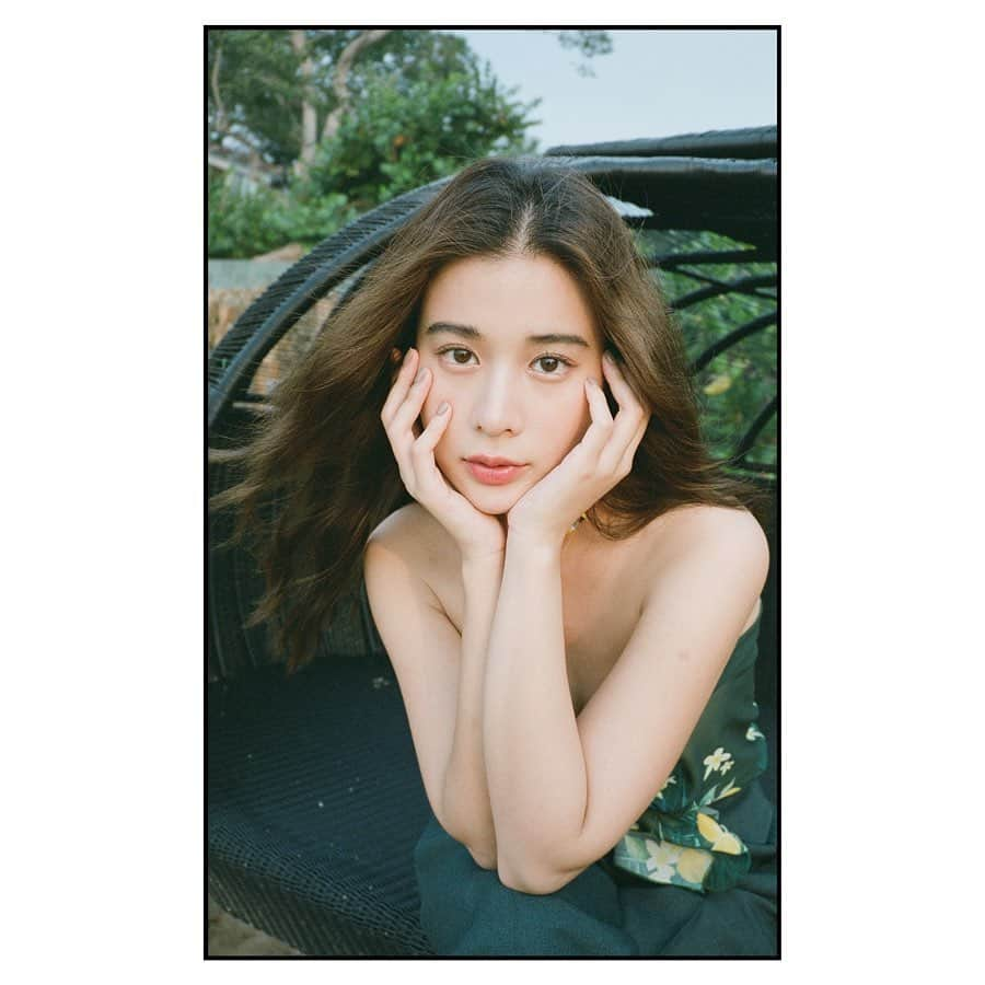 Supassaraさんのインスタグラム写真 - (SupassaraInstagram)「เลือกรูปไม่ได้ แต่เลือกเราได้นะ🥴🌴 .  Cr.- @chao_ctn  #filmphotography #filmisnotdead #filmneverdie #filmisalive #filmmaking #supasfilm #ibelieveinfilm #contaxt3 #pro400h」12月23日 20時56分 - supassra_sp