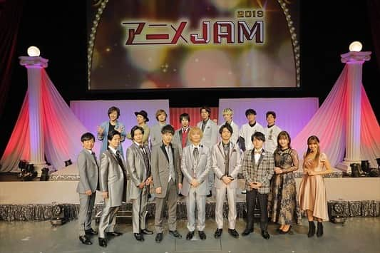 安達勇人さんのインスタグラム写真 - (安達勇人Instagram)「この会場好き！！ またライブしたい！！ 舞浜アンフィシアター(^^)v」12月23日 20時59分 - yuto_adachi_official