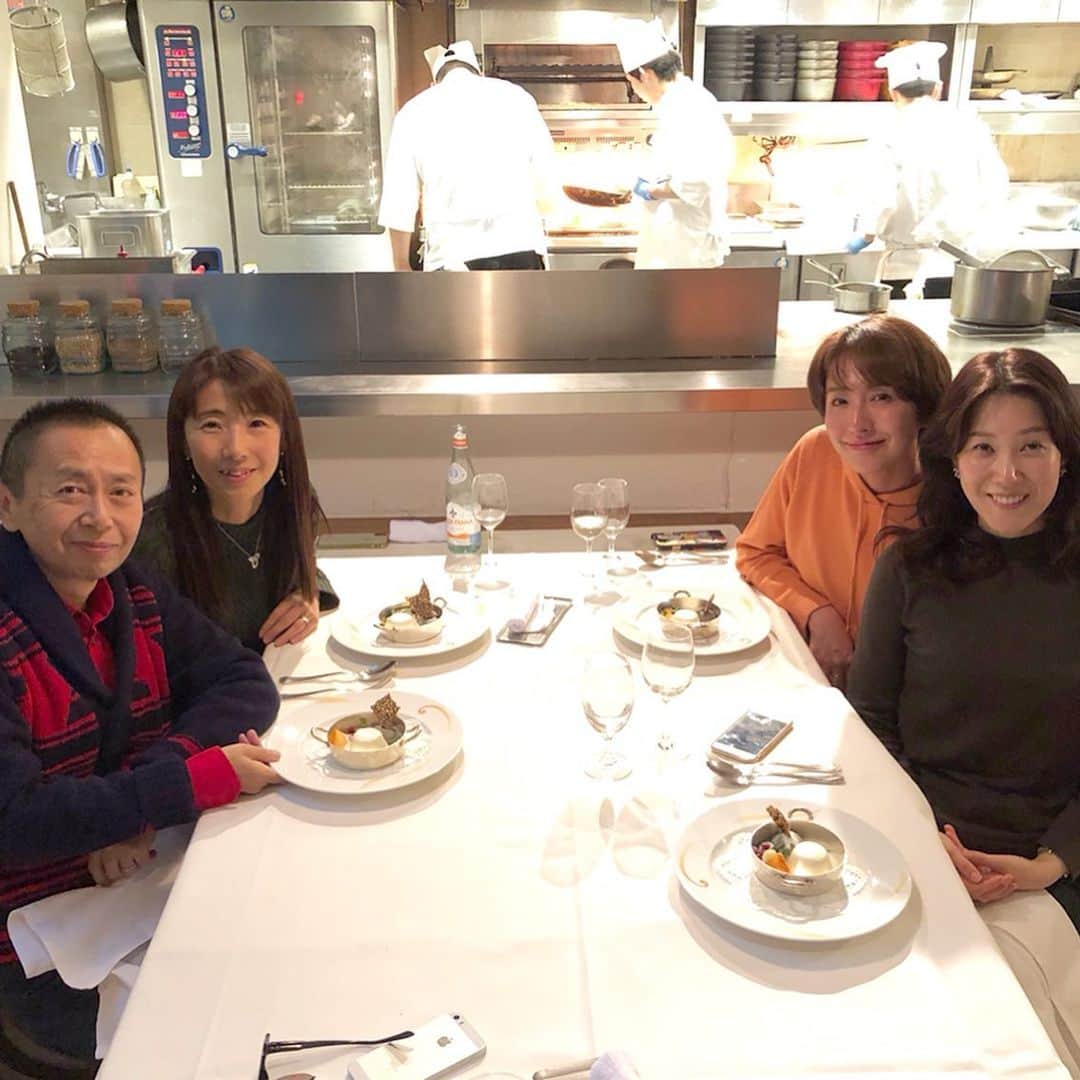 藤森香衣さんのインスタグラム写真 - (藤森香衣Instagram)「美味しい時間 ・ 久しぶりに、KIHACHIへ。  情熱とは何かとか、仕事とか 夫婦の愛とか…  大人から学ぶ事は多く、 そういう人が周りにいるのは とても幸せ。  #kihachi #tokyo #aoyama #キハチ青山本店  #キハチ #レストラン #青山」12月23日 21時22分 - kaefujimori