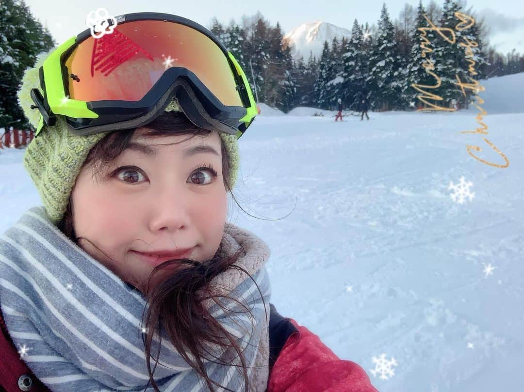 のインスタグラム：「ゲレンデにいました ❄️｡☃゜ そしたら🎅アゴヒゲ生えました(笑)lol . #クリスマス らしく…ww🎄🎄🎄? . #加工アプリ 👩‍🔬 #ヒゲは無加工 ((*ﾟ∀ﾟ)HOHOHO~~~ #一瞬画像 w . ꊛ໋̝❅☃」