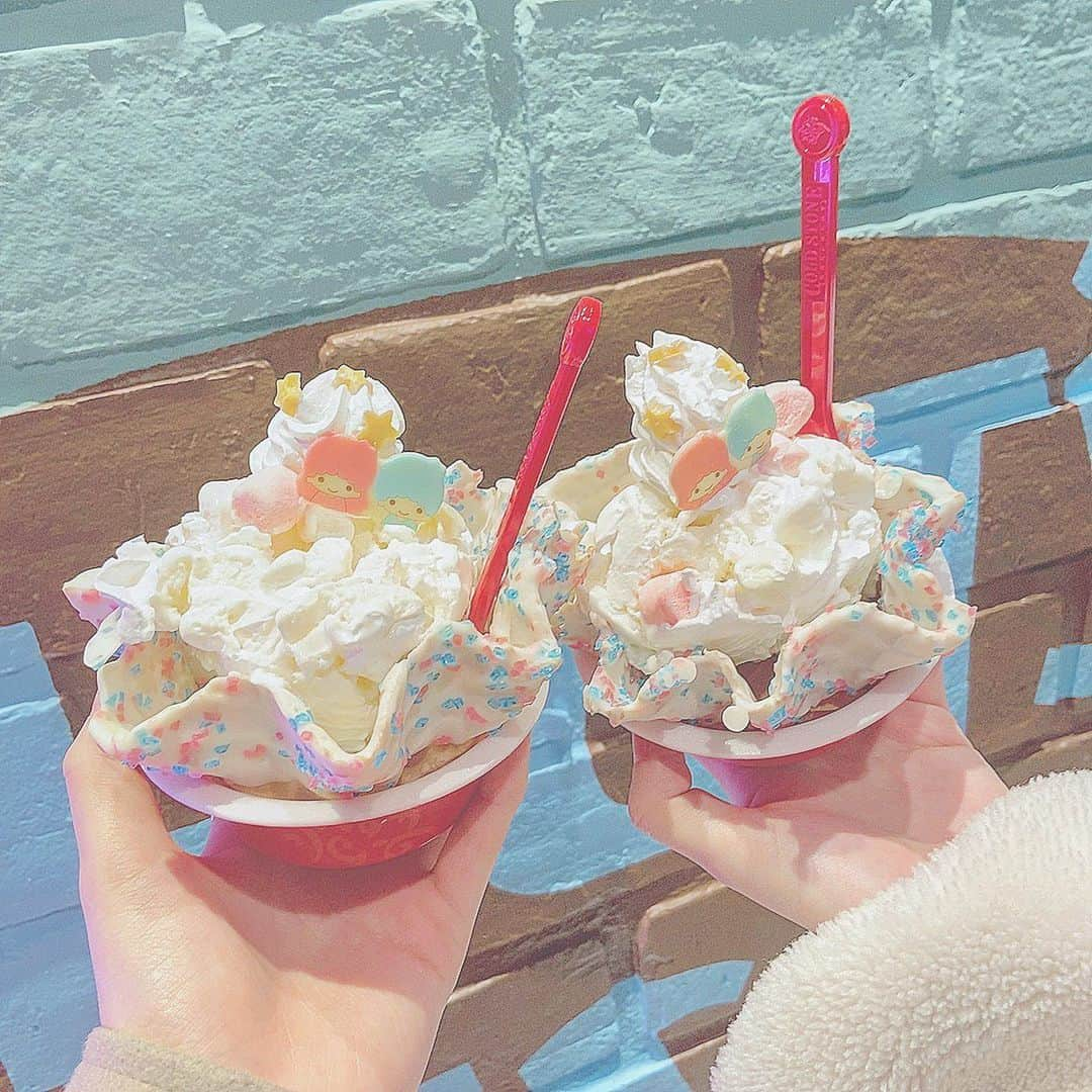 山根涼羽さんのインスタグラム写真 - (山根涼羽Instagram)「・ ・ ・ @coldstonejapan さん 🍨☁️ キキララちゃんとコラボでした 🧚‍♂️💗 ・ 場所がタグ付けできんかった … ・ #coldstonejapan  #コールドストーン  #コールドストーンクリーマリー  #新宿 #新宿カフェ #新宿スイーツ  #キキララ #サンリオ  #カフェ巡り #cafe #catstagram」12月23日 21時40分 - suzuha48yamane16