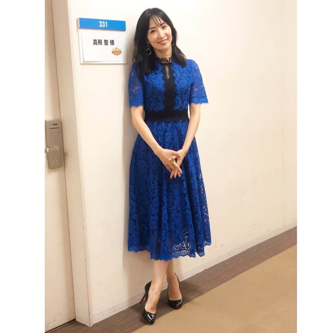 真飛聖さんのインスタグラム写真 - (真飛聖Instagram)「お知らせです☺︎ 明日 12月24日(火) 夜8時から放送の 『潜在能力テスト』クリスマスイブ 3時間スペシャルに出演します📺  元宝塚チーム、歌舞伎チーム、 バラエティチームでの対戦。 2回目の出演でしたが、 もう、ドキドキしっぱなしでした。 でも、真琴さんリーダーをはじめ、 みなさんと楽しく収録できて 嬉しかったです♡ ぜひ ご覧ください〜☺︎ #フジテレビ系列 #潜在能力テスト #衣装タグ付けしてます #真琴つばさ さん #陽月華 さん #早乙女わかば さん #真飛聖」12月23日 21時36分 - sei_matobu