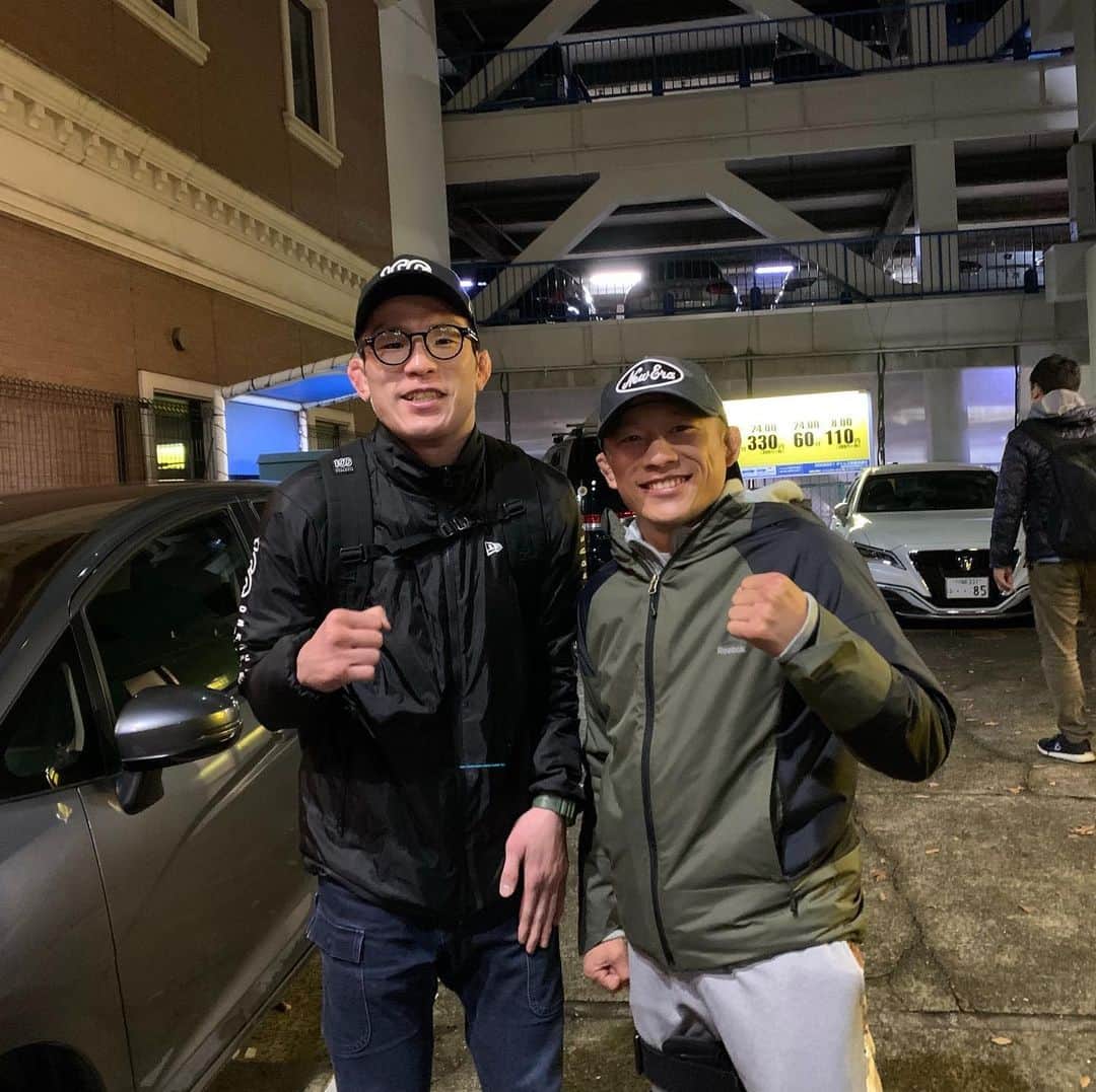 青木真也のインスタグラム：「おれたちはファミリーだ。#onechampionship#rizin #rizinfightingfederation #kyojihoriguchi #堀口恭司 #shinyaaoki #青木真也#格闘技」