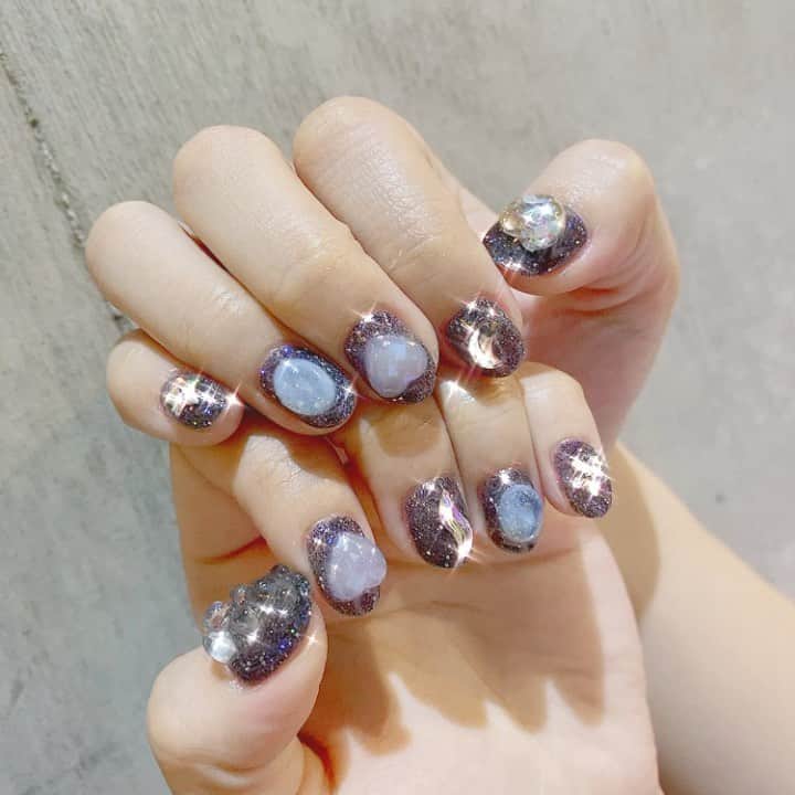 しふぉんのインスタグラム：「💅🏻 ㅤㅤㅤㅤㅤㅤㅤㅤㅤㅤㅤㅤㅤ 念願のLovlさんに行ってきたよ✨ 色もパーツもたくさんあって悩んだ...！ ㅤㅤㅤㅤㅤㅤㅤㅤㅤㅤㅤㅤㅤ 特に親指のグミみたいなクマさんが可愛い🥰 ㅤㅤㅤㅤㅤㅤㅤㅤㅤㅤㅤㅤㅤ 担当はキャベツさんでした💚 話しやすくて優しくて丁寧なお姉さん👧🏼♡ (@cabbage.lovl )」