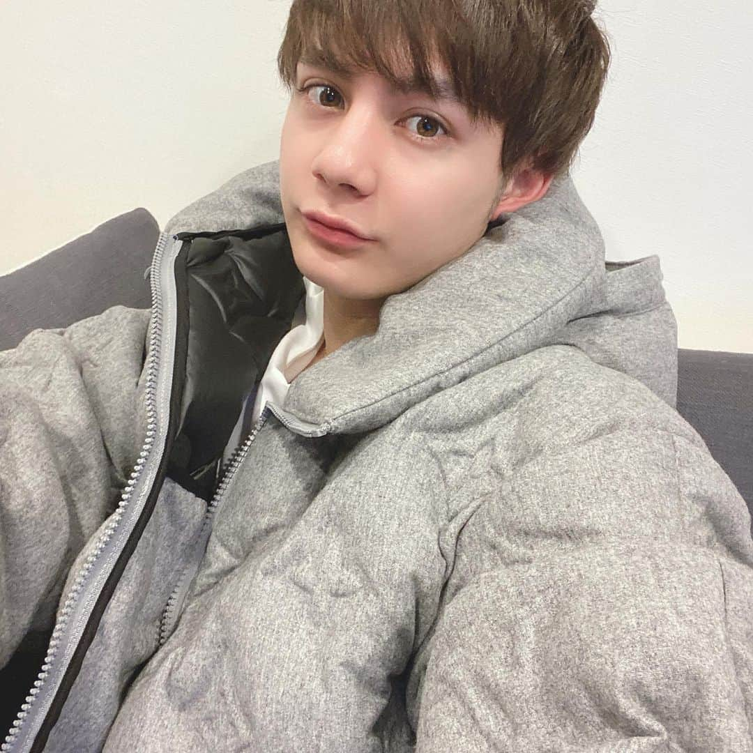 北中健一のインスタグラム：「New down jakettet🥺❤️ #louisvuitton  #MonogramBoyhoodPuffyJacket」