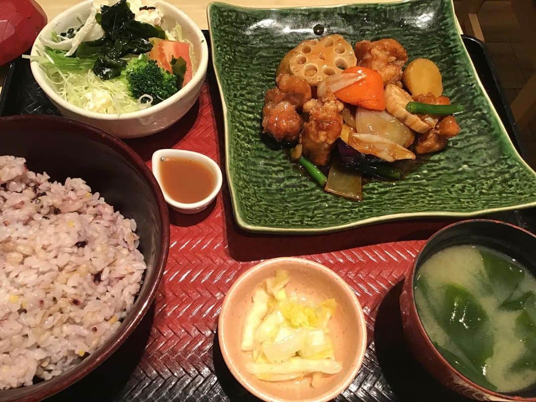 柴田淳さんのインスタグラム写真 - (柴田淳Instagram)「#大戸屋 例の差別女客がいた時の。  とーーっても美味しかったんだ。 また行くんだ。 応援してるんだ。」12月23日 22時05分 - shibatajun_official