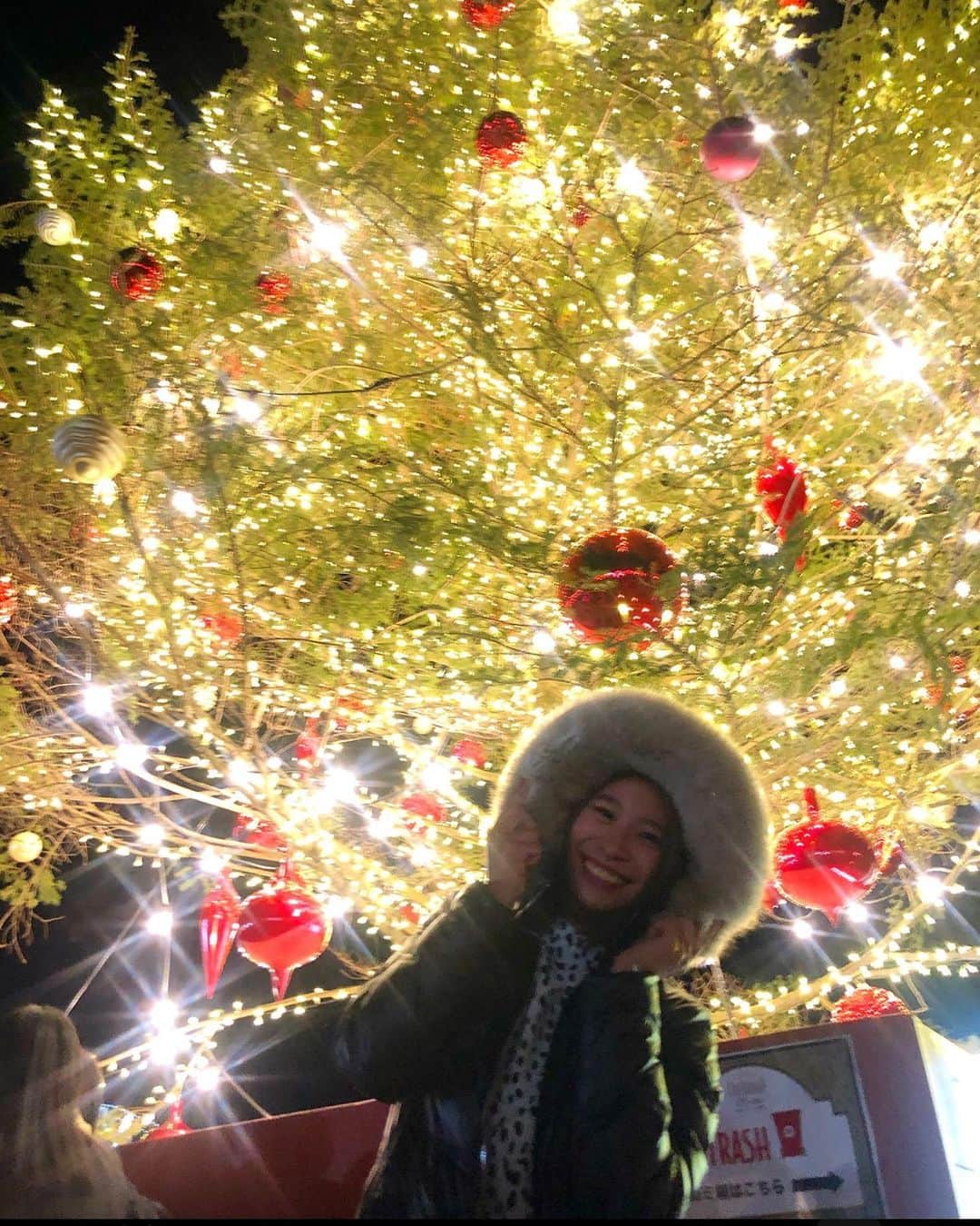 奥野由さんのインスタグラム写真 - (奥野由Instagram)「横浜のクリスマスマーケット🎄 キラキラ綺麗だった〜❄️ 久々たくさん話せて楽しかった〜☺️ サンキュー2人とも💗  #横浜  #yokohama  #クリスマスマーケット  #christmasmarkets」12月23日 22時27分 - __yuu___
