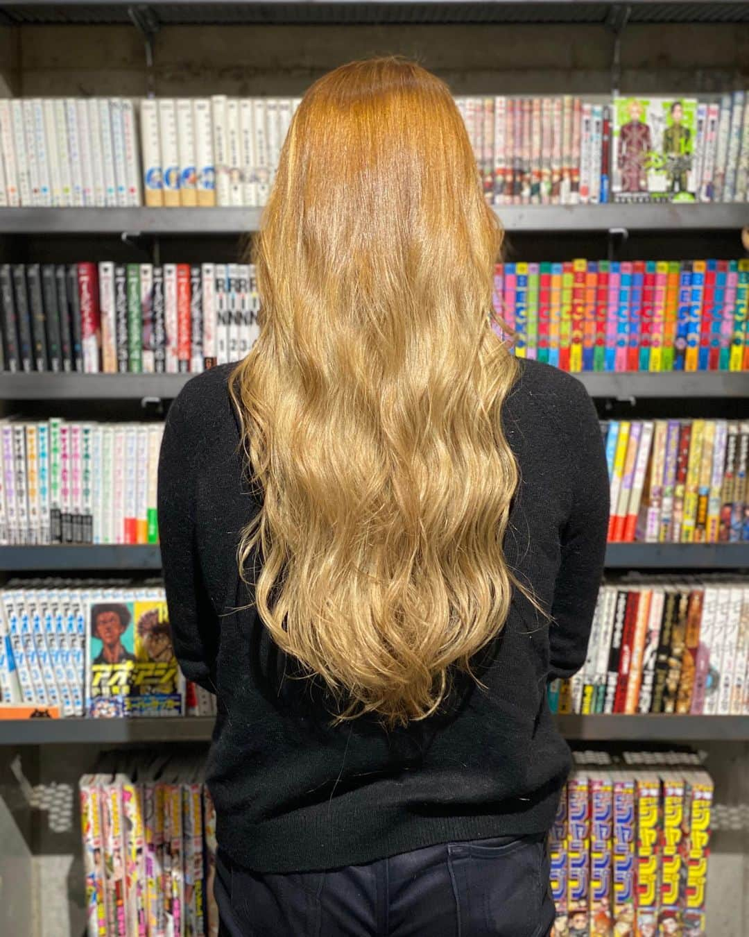 真境名ナツキさんのインスタグラム写真 - (真境名ナツキInstagram)「メッシュ多めに入れてもらったよん💇‍♀️ 年末仕様だよん♡ #三軒茶屋 #三軒茶屋wonder  #lgbt #transgender #lgbtq #transsexual」12月23日 22時35分 - natsuki_maji_bubutado