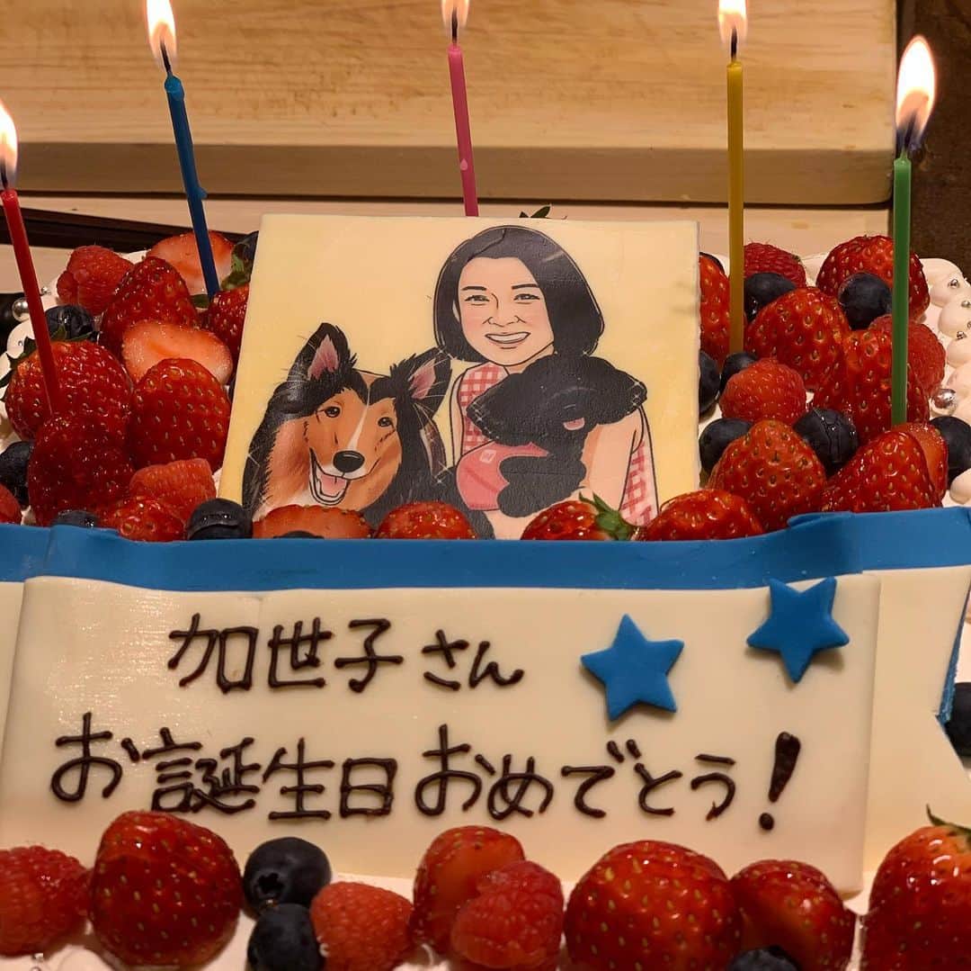 岸本加世子のインスタグラム：「著名な方に豪華なお誕生日会をして頂きました。幸せです。ありがとうございました。#寿司おのでら」