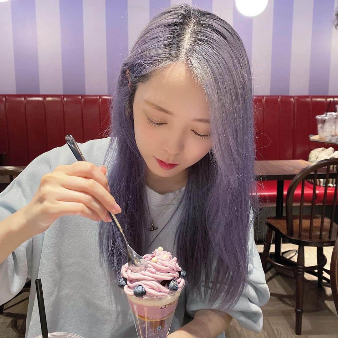 uyuのインスタグラム：「💜💜💜 #ティフォニウムカフェ」