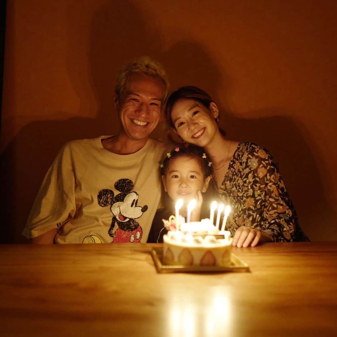 照屋 健太郎さんのインスタグラム写真 - (照屋 健太郎Instagram)「40歳になりました。家族と両親に誕生日をお祝いしてもらって幸せでした🎂☺️🙌🏻✨ . #誕生日 #1979年 #12月23日 #40歳 #家族 #沖縄 #お祝い」12月23日 23時24分 - libertyforce_teruya