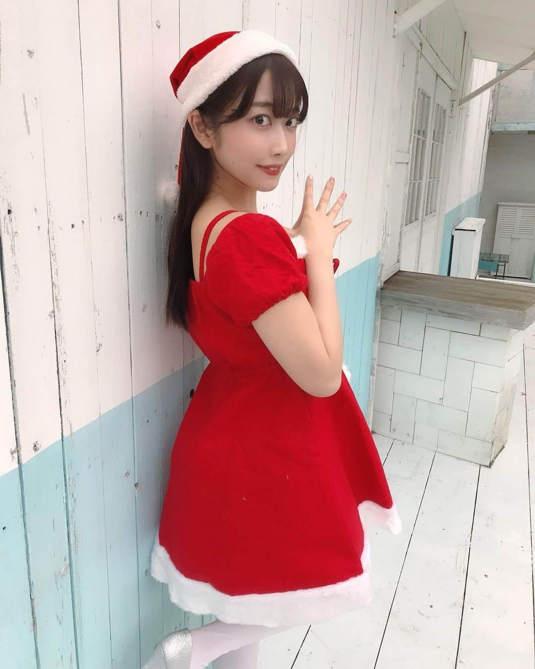 西井綾音さんのインスタグラム写真 - (西井綾音Instagram)「. あやサンタだゾ٩( 'ω' )و🎅🎄 クリスマスプレゼントほしいなあ！🎁 . . . . . . Please follow me 💓💓 . . . . . . . . #西井綾音 #サンタコス #ニーハイ #ふともも #コスプレ #コスプレイヤー #インスタグラビア #撮影会モデル  #ビジョビ #ビジョ図鑑 #キューティー #サンタコスプレ  #cosplay  #cosplaygirl #cosplayer  #idol #animecosplay #kawaii #kawaiigirl  #japanesegirl #model #anime  #lfl #likeforfollow #l4l #角色扮演  #动漫 #코스프레 #性感」12月23日 23時17分 - atatadayo