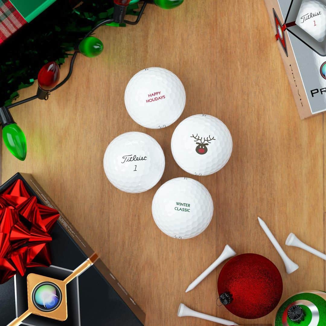 PGA TOURさんのインスタグラム写真 - (PGA TOURInstagram)「’Tis the season! Get the golf lover in your life the perfect holiday gift, customized @titleist ProV1s and ProV1Xs.」12月23日 23時41分 - pgatour