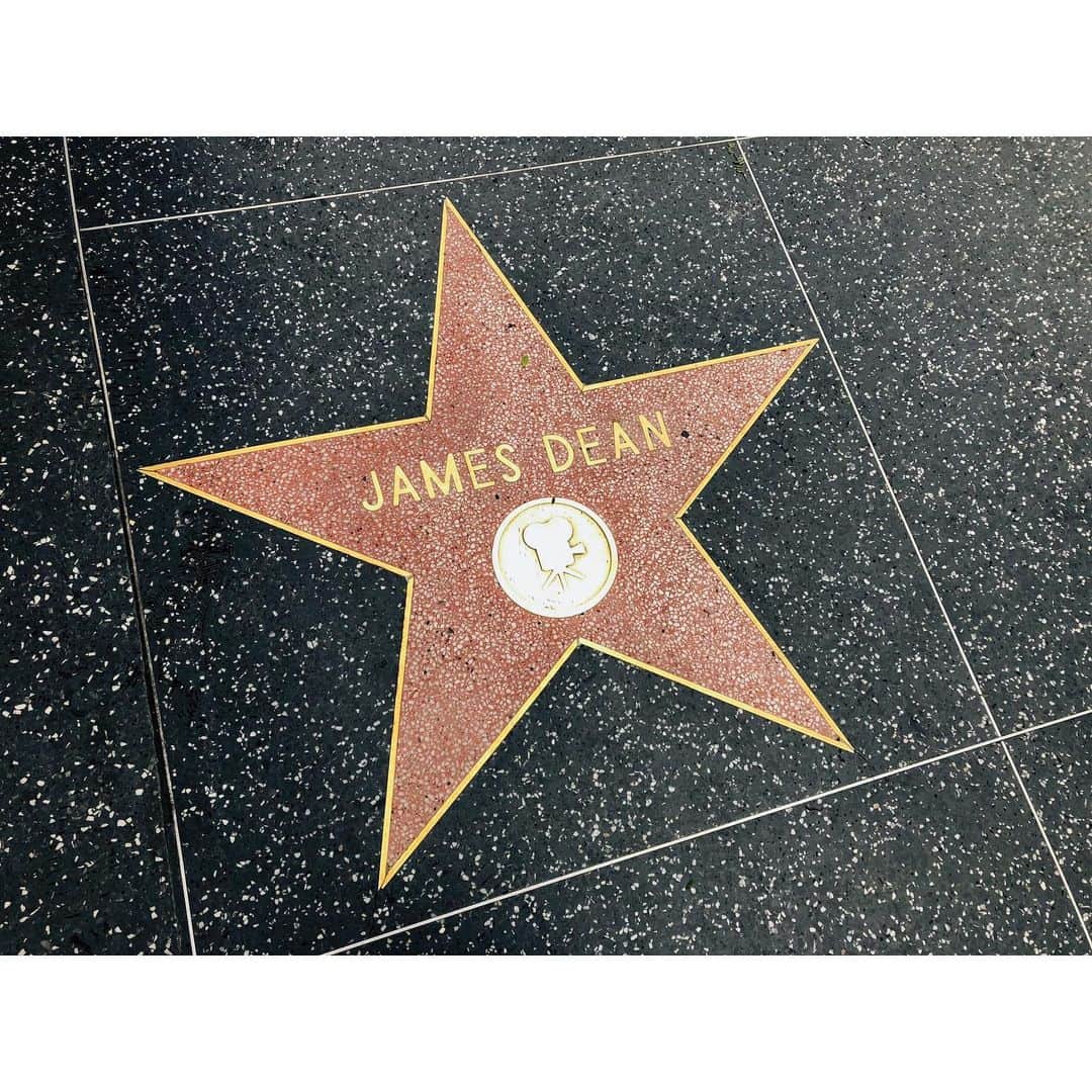 チン・テヒョンさんのインスタグラム写真 - (チン・テヒョンInstagram)「지금의 나를 만들어준 “James Dean” 찾느라 고생했어요 드디어 찾았어요 영화배우가 꿈이었는데 꿈이 잠시 멈춰있네요 더욱 노력해봐야겠네요 #LA #로스앤젤레스 #hollywood #할리우드 #Dream #꿈 #아직도꿈꾸는남자」12月24日 9時27分 - taihyun_zin
