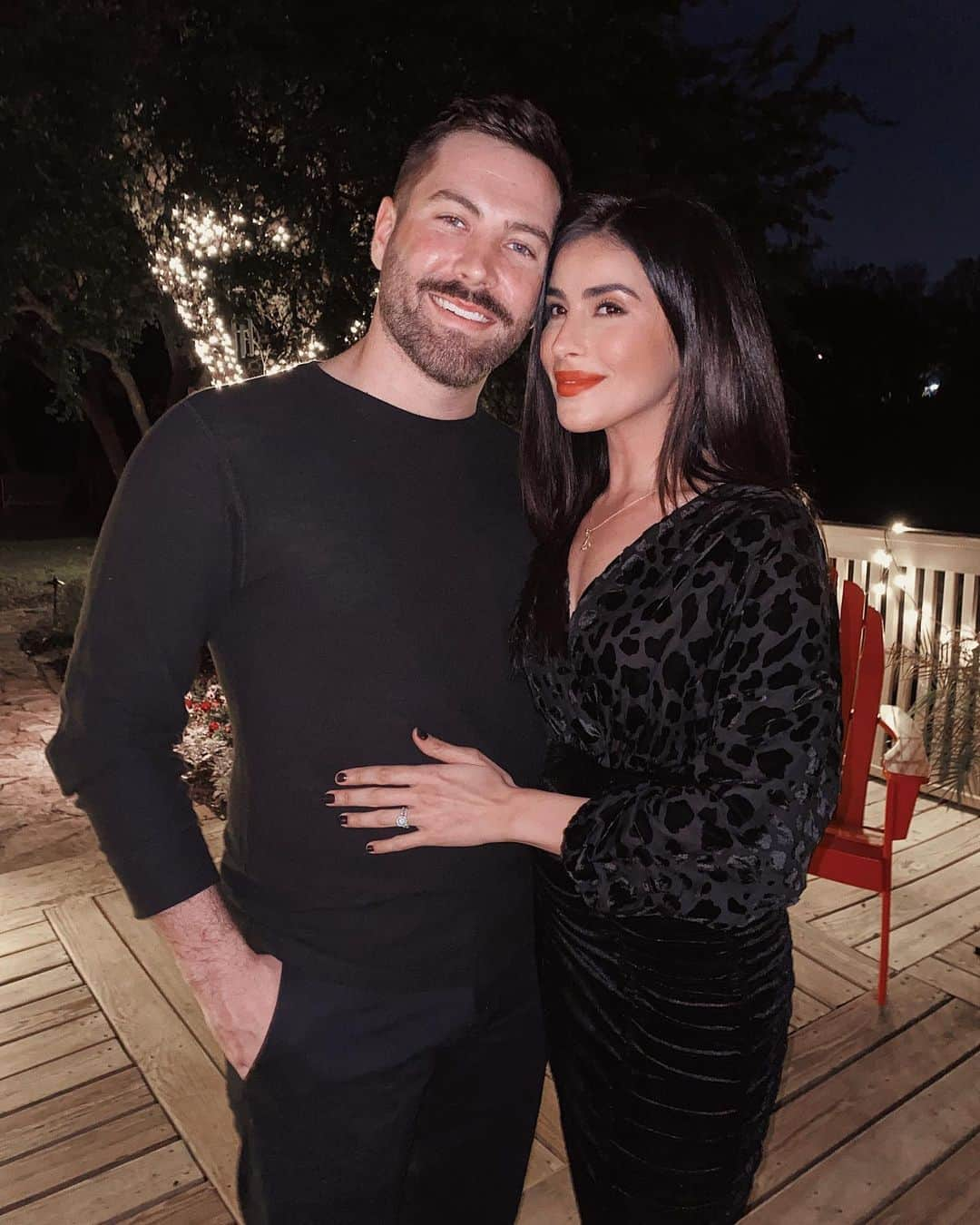 Sazan Hendrixさんのインスタグラム写真 - (Sazan HendrixInstagram)「DATE NIGHT 💫 Exactly 5 years ago on this night my dream guy asked me to be his WIFE! 💍 I watched this engagement video over and over today thinking back on that season of my life and I am forever grateful to God for blessing our life and our marriage. It just keeps getting sweeter and sweeter! Cheers to love and many more memories with my cutie! The song in the background of that video btw was the song I walked down the aisle to! 💫 Special thanks to all of our friends who were there that night & who captured this special moment from behind the bushes in freezing weather lol! I’ll never forget that love and support around us during that time ❤️😭🙌🏼 #GodIsGood #SSforever #stevieandsazan #engagement」12月24日 9時45分 - sazan