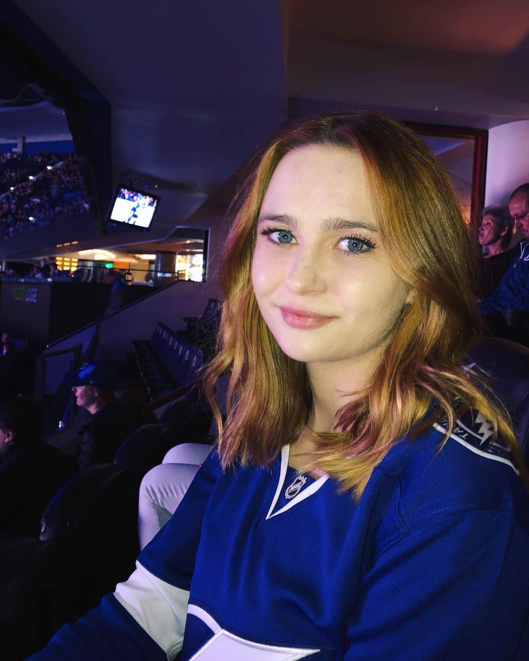 キーリー・マーシャルのインスタグラム：「Happy Hockey Holidays 🏒」