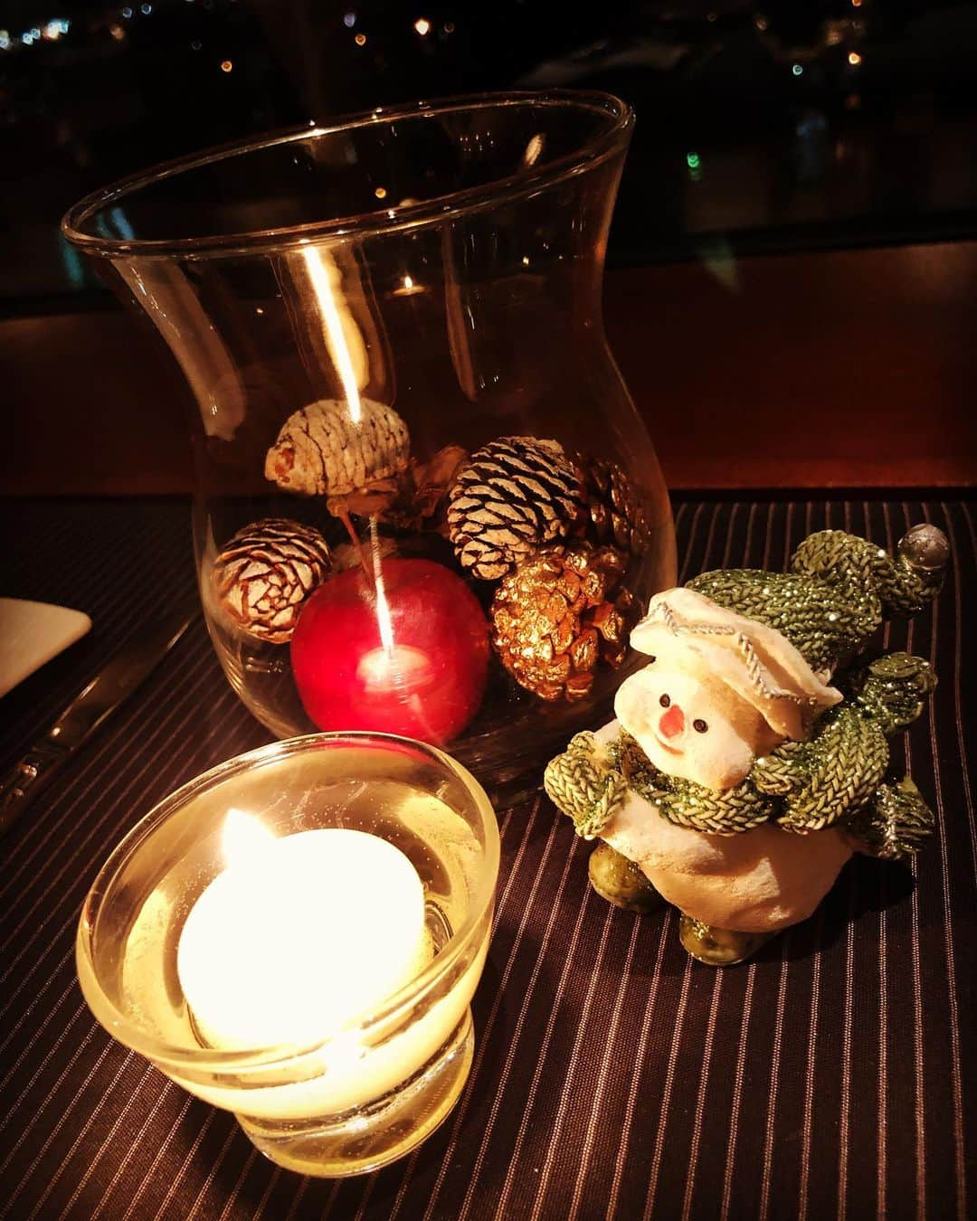 michi のインスタグラム：「メリークリスマス🎄🎁 今年はライブできなかったから、 久しぶりに自撮りなど。。 素敵なイブとクリスマスを。。 #クリスマス #メリークリスマス #イブ #ヤスミン」