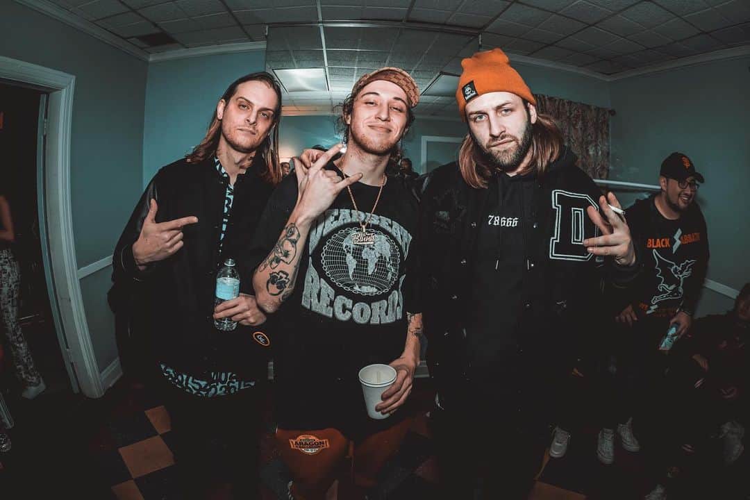 Zeds Deadさんのインスタグラム写真 - (Zeds DeadInstagram)「This last weekend was incredible. @deadbeats Chicago, that energy was insane and nonstop for 4 sold out shows. So much love for each and every one of you. Hope you enjoyed the new music 🙏」12月24日 10時02分 - zedsdead