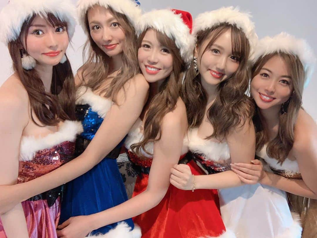 近藤みやびさんのインスタグラム写真 - (近藤みやびInstagram)「メリークリスマスイヴ💙💜❤️💚💛」12月24日 10時37分 - miyabiiiii_kondooooo