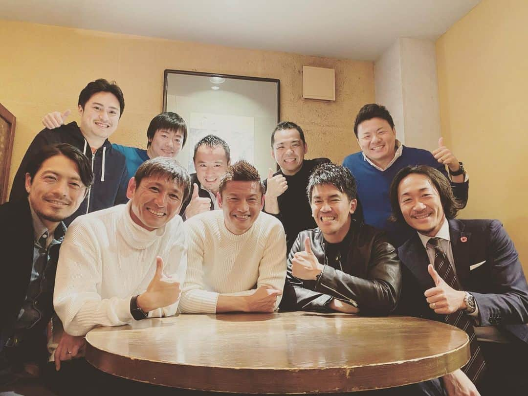 播戸竜二さんのインスタグラム写真 - (播戸竜二Instagram)「『播餐会 播外編』 ・ 豪華メンバーで開催しました！ ・ サッカー界、ビジネス界、芸能界の融合です！ ・ 仲良くなれば、何かが起きる！ ・ サッカー界を盛り上げていきます⚽️ ・ ・ #グロービス #メルカリ #アカツキ #ラクスル #アトラエ #中田浩二 #石川直宏 #鈴木啓太 #百獣の王 #みんなでサッカー盛り上げます #みんなの笑顔がこの会の楽しさを物語ってるね」12月24日 10時33分 - ryuji_bando