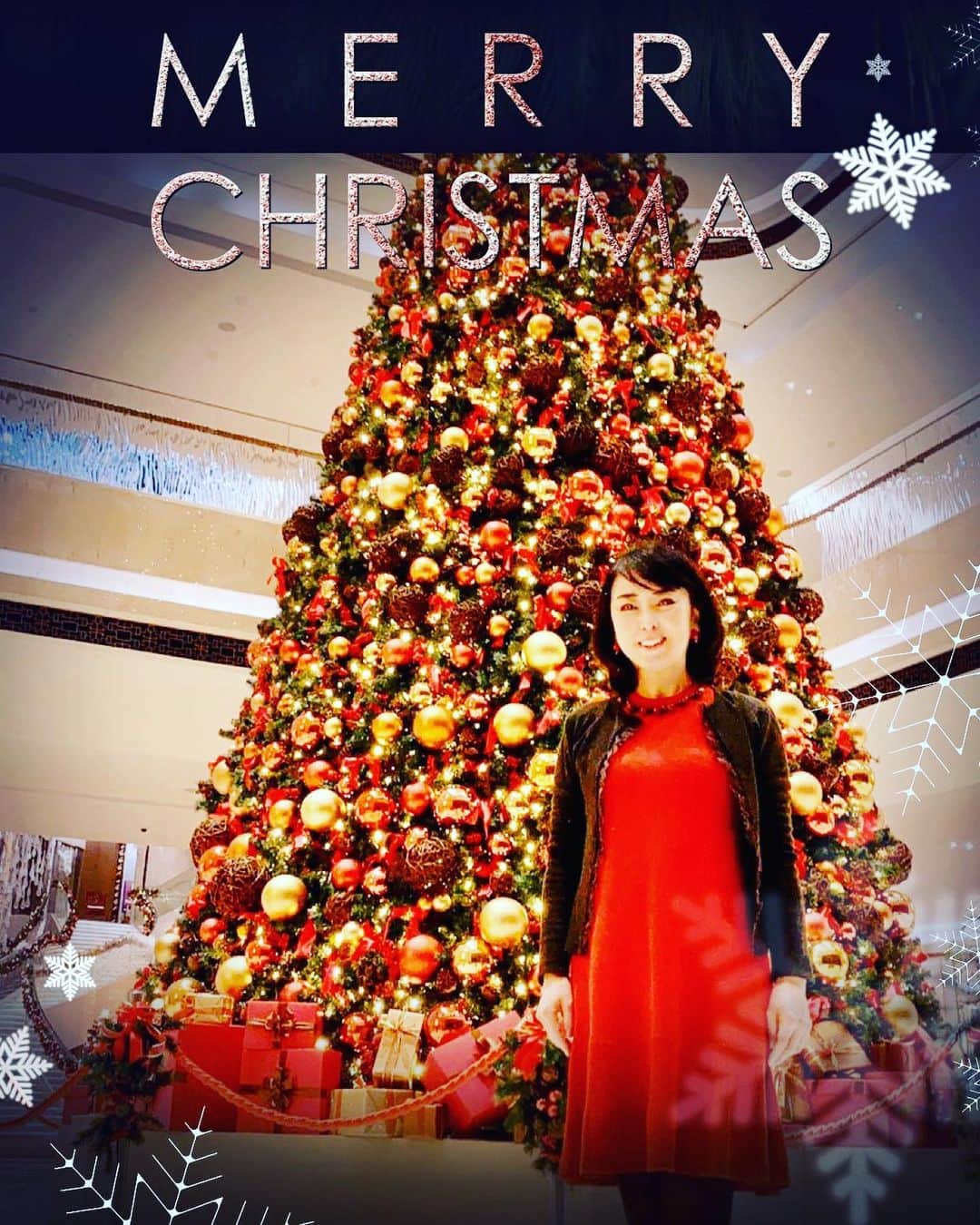 牛窪万里子さんのインスタグラム写真 - (牛窪万里子Instagram)「Merry Christmas ！！ 素敵なクリスマスをお過ごし下さい  #メリークリスマス #merrychristmas  #happy #素敵なクリスマスイブを」12月24日 2時01分 - mariko_ushikubo