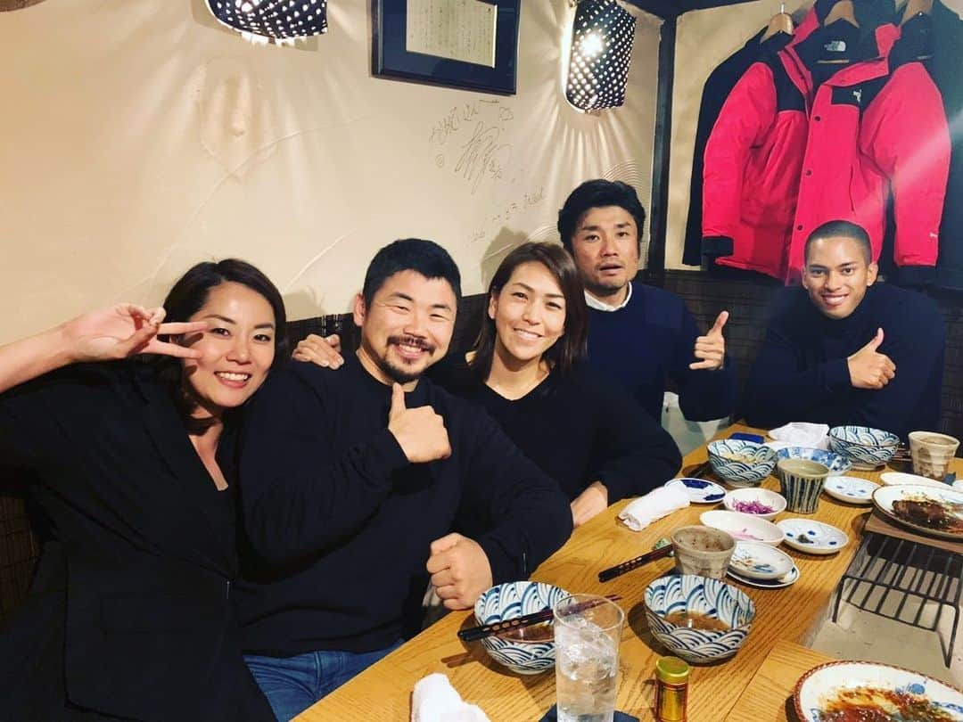 中川聴乃さんのインスタグラム写真 - (中川聴乃Instagram)「今日は、AOI TYOの中江社長やアスリートメンバーとお食事させて頂きました😊✨ 本当に中身の濃いお話しを聞けて面白いすぎた〜😆⤴︎ 現役アスリートばかりなので、 活躍を楽しみに私ももっと頑張りたいと思います‼️ 次回は、オリンピック後🍽 本当に楽しかった💕有難うございました♪ ・ ・ #お久しぶりです  #陸上 #末續慎吾 さん #ケンブリッジ飛鳥 くん #初めまして  #ラグビー #田中史朗 さん #いつもありがとう  #ラクロス #山田幸代 さん #バスケット #中川聴乃」12月24日 2時03分 - nakagawaakino24