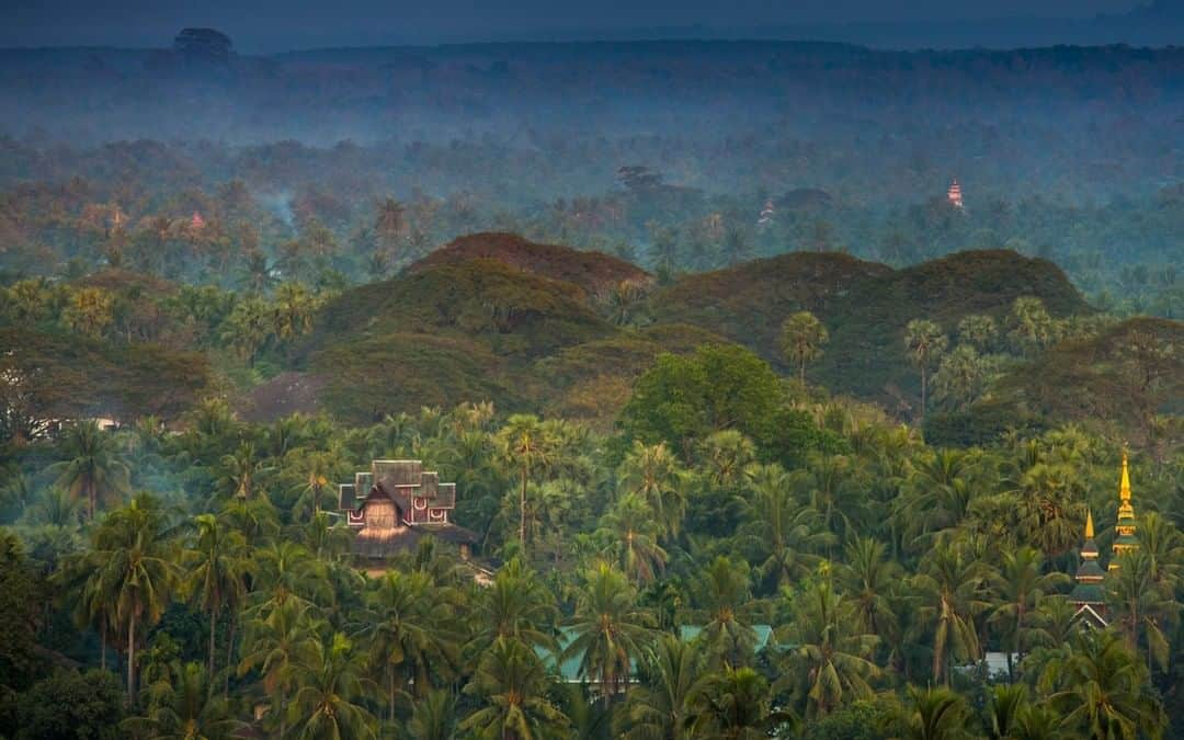 National Geographic Travelさんのインスタグラム写真 - (National Geographic TravelInstagram)「Photo by @emilypolar | Mawlamyine is situated in southern Myanmar, where its beautiful landscapes are flanked by low hills dotted with ancient pagodas and temples. The town carries a modest feel appealing to those who simply enjoy watching daily life. To see more of Myanmar and beyond, follow me @emilypolar. #Myanmar #Mawlamyine #travel」12月24日 2時06分 - natgeotravel