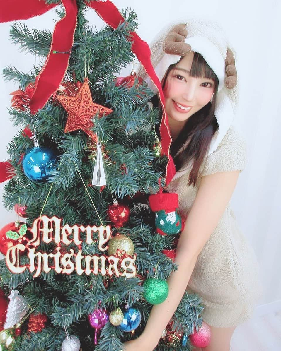 雪乃しほりのインスタグラム：「クリスマスイブ❄☃🎅🎁💕🎄🎂✨ #christmas  #christmastree  #トナカイ  #reindeer」