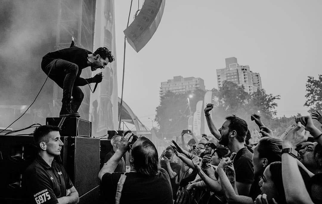 AFIのインスタグラム：「I wanted to shake you, to scream to awaken you. #NoResurrection 📷: @sdz_photo」