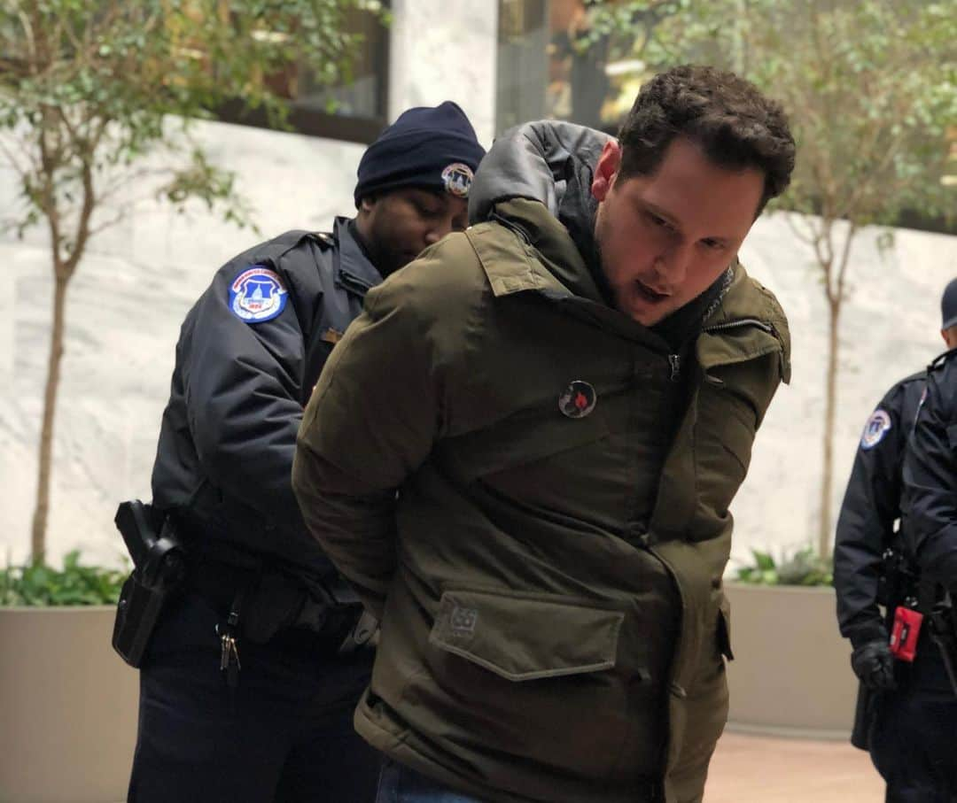 マット・マクゴリーさんのインスタグラム写真 - (マット・マクゴリーInstagram)「This past Friday, I was arrested in Washington D.C. along with several hundred other people in an act of civil disobedience (watch my last post for more explanation). This mass action was a part of @firedrillfriday , led by @janefonda , who was inspired by the words of @gretathunberg as she called for all of us to act as if our house was on fire because in reality, it is.  The truth is, we have a quickly closing gap to hugely transform our economy and our social structures to avoid irreversible climate catastrophe.  I firmly believe that the #GreenNewDeal has the most potential that I have seen to fix this (as far as large-scale policy shifts go), while simultaneously creating big shifts towards racial, gender, and economic justice.  I come to this work rooted in my practice of anti-racism and feminism, with the recognition that Indigenous, Black, and Brown people (both in the U.S. and in the Global South and elsewhere) are the hardest hit by all of the effects of climate change (look at Flint, Standing Rock, etc), with MANY poor white people being hugely affected as well.  And that this damage is mostly caused by big corporations who operate with a colonialist mindset of profit at all costs.  The issues are all linked, and so the solutions must be as well. # Was proud to be in community with my partner at @weinspirejustice , @jlovecalderon , who also put her body on the line and got arrested. And appreciation for everyone who showed up, including those not listed here! @gloriasteinem @revdrbarber @aijenp @annie_leonard @doloreshuerta @rosannaarquette @eveensler @lauraflanders @caseyrosewilson  # There’s much more to say and to learn. Please follow some of these important activists & orgs to continue this work, and for a deep dive, read “On Fire: The Burning Case For A Green New Deal” by Naomi Klein (look back a few posts to read some key excerpts in my post about it!). @sunrisemvt @favianna1 @amazonfrontlines @amazonwatch @land_is_life @autumn.peltier @littlemissflint @helenagualinga @burnoo_rodd @israhirsi @jeromefosterii @xiyebeara @jamie_s_margolin」12月24日 5時07分 - mattmcgorry