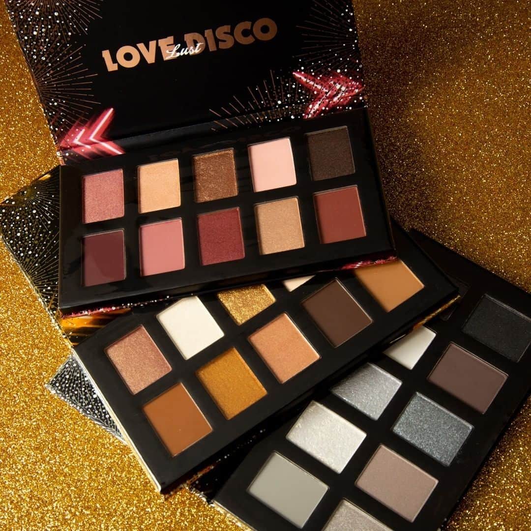 NYX Cosmeticsさんのインスタグラム写真 - (NYX CosmeticsInstagram)「Which #LoveLustDisco Shadow Palette have you been rocking this holiday szn?! 🕺✨ From top to bottom: Rosé & Play 🥂 Livin' Lavish 💰 Miss Robot 🤖 || #nyxcosmetics #nyxprofessionalmakeup #crueltyfreebeauty」12月24日 5時59分 - nyxcosmetics