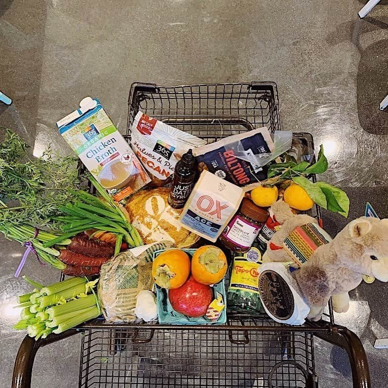 Whole Foods Marketさんのインスタグラム写真 - (Whole Foods MarketInstagram)「What's in award-winning chef @mikesolomonov's 🛒cart? Check it out 👀 -- then head to our Story to learn more about his faves. . . . This is what it looks like when you have to shop for the whole family. I'm stocking up my shopping cart for Hanukkah this year and picking up all of my essentials at @wholefoods! They have seasonal produce, organic eggs, chicken broth, pecan halves and pieces, and hearty sourdough bread. I also threw in a few local products for myself: whole roasted coffee beans by my dear friends at @oxcoffee and my ULTIMATE midnight snack @soomfoods sweet tahini halva spread--by the spoonful! Check out my stories to take a closer look into what I'm cooking for Hanukkah this year or visit the WFM website to order my Hanukkah meal yourself. 😉 #sponsored #wfmhanukkah」12月24日 6時03分 - wholefoods