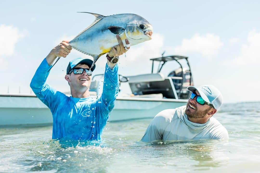 Costa Sunglassesのインスタグラム：「Permit on a pedestal. 📷: @brandoncyrkw #SeeWhatsOutThere #BornOnTheWater」
