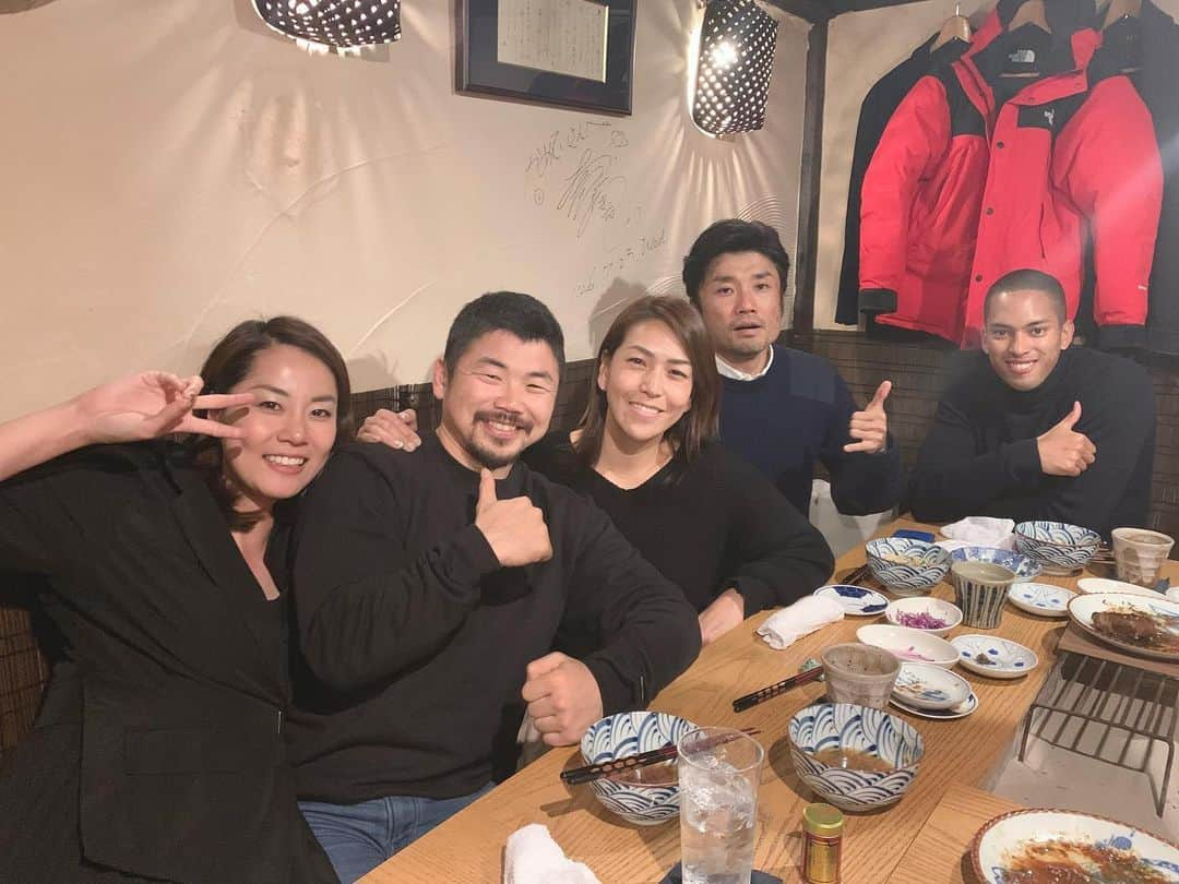 山田幸代さんのインスタグラム写真 - (山田幸代Instagram)「アスリート会の夜は本当にパワーもらって、ワクワクしかないです😆🙌🏻 昨日は、Aoiの中江さんとの定例会 feat. アスリート会でした。 本当にみんなの話が熱く、そして毎回尊敬しまくりです‼️ 本当に全員を全力応援します📣みんなありがとー！  #AoiTYO #アスリート会  #オリンピック  #全力応援  #athletes  #陸上  #ラグビー  #バスケ  #ラクロス  #仲間  #ケンブリッジ飛鳥 くん #田中史朗 くん #末續慎吾 さん #中川聴乃 ちゃん」12月24日 7時50分 - lacrosseplayer_sachiyoyamada